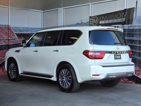 Used 2024 Nissan Armada SL w/ Captain's Chairs Package RWD image 6