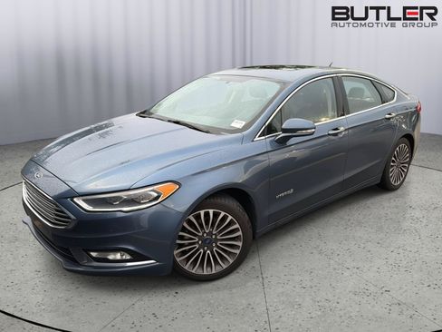 Used 2018 Ford Fusion Titanium FWD image 2