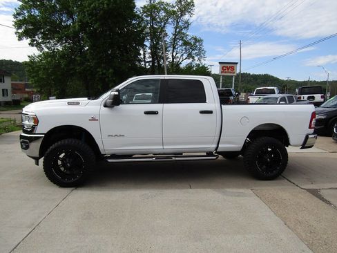 Used 2024 RAM 2500 Big Horn w/ Off Road Package AWD/4WD image 2