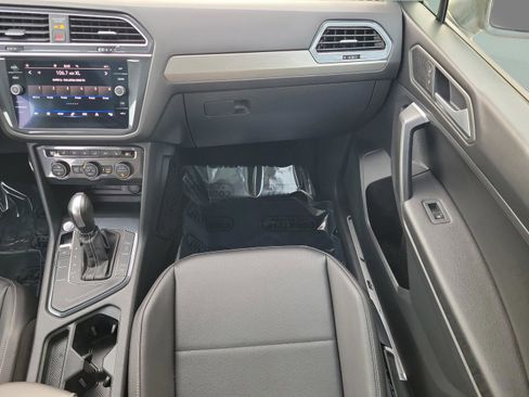 Used 2021 Volkswagen Tiguan SE R-Line image 25