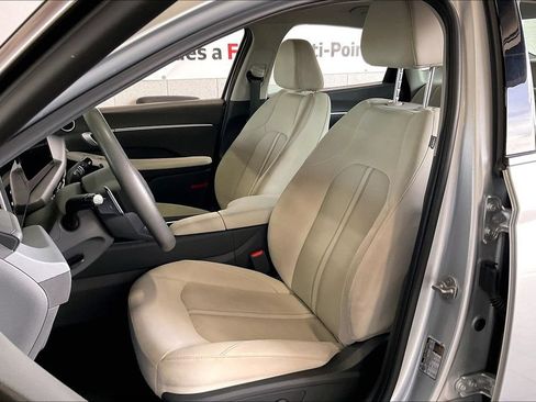 Used 2025 Hyundai Sonata SEL FWD image 3