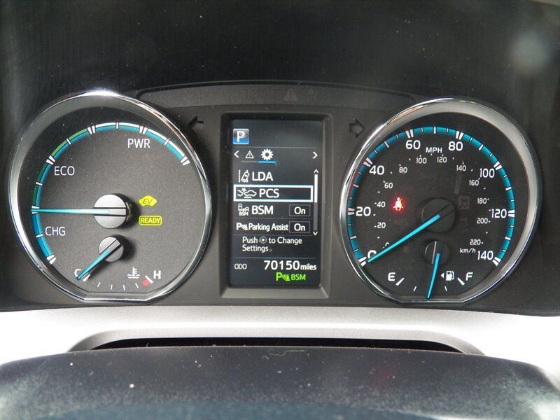 Used 2016 Toyota RAV4 Limited w/ Advanced Technology Package AWD/4WD image 23