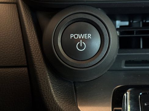 Used 2025 Toyota Prius LE FWD image 22