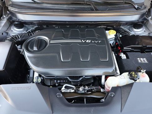 Used 2021 Jeep Cherokee Latitude Lux image 10