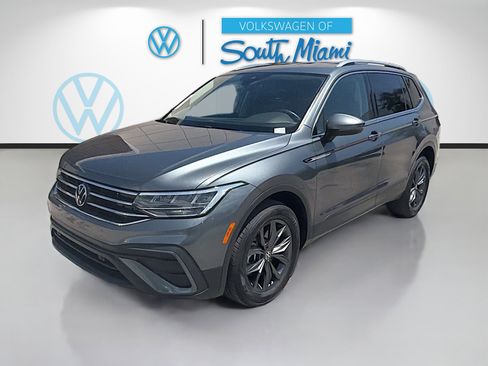 Used 2023 Volkswagen Tiguan SE image 3