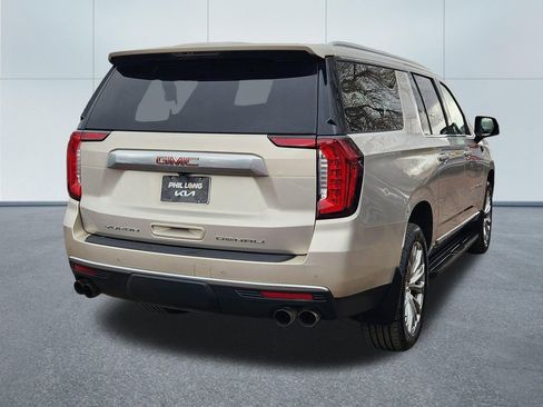 Used 2022 GMC Yukon XL Denali image 5