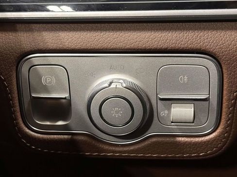 Used 2024 Mercedes-Benz GLE 450 4MATIC image 25