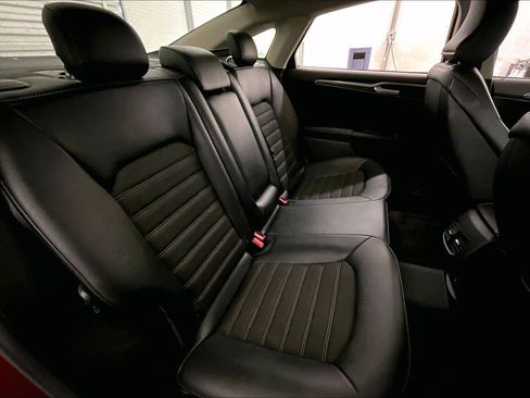 Used 2017 Ford Fusion SE w/ Equipment Group 201A image 26