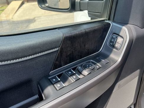 Used 2025 Ford F250 Lariat w/ Black Appearance Package AWD/4WD image 23