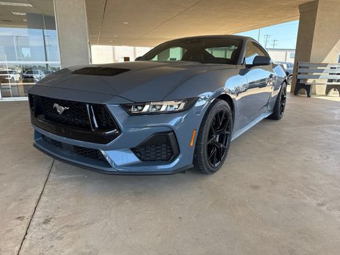 Used 2024 Ford Mustang GT Premium RWD image 3