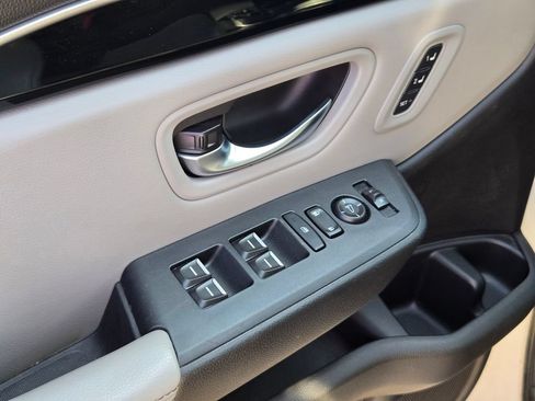Used 2024 Honda Pilot Touring image 8