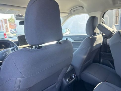 Used 2025 Ford Explorer Active RWD image 8