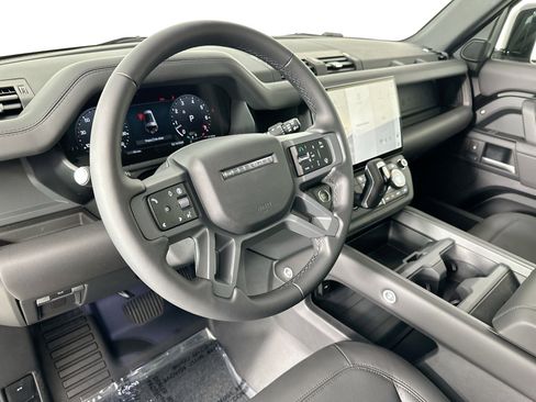 Used 2026 Land Rover Defender 130 X-Dynamic SE image 10