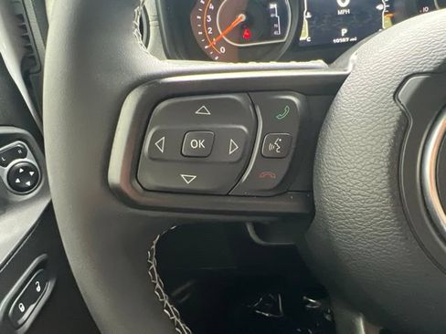 Used 2025 Jeep Wrangler Unlimited Sport AWD/4WD image 8