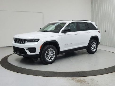 New 2026 Jeep Grand Cherokee Laredo X RWD image 3