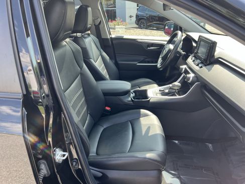 Used 2022 Toyota RAV4 XLE Premium AWD/4WD image 26