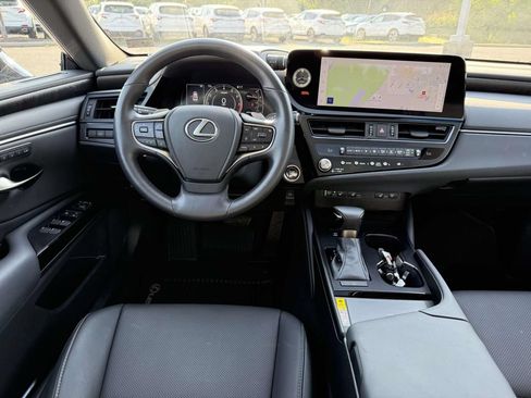 Used 2025 Lexus ES 350 w/ Premium Package FWD image 8
