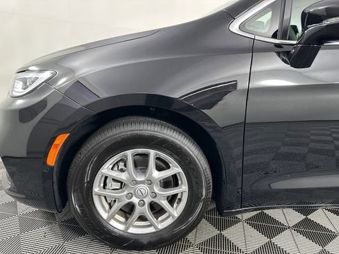 New 2026 Chrysler Pacifica Select FWD image 2