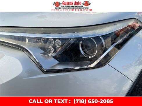 Used 2019 Toyota C-HR XLE image 33