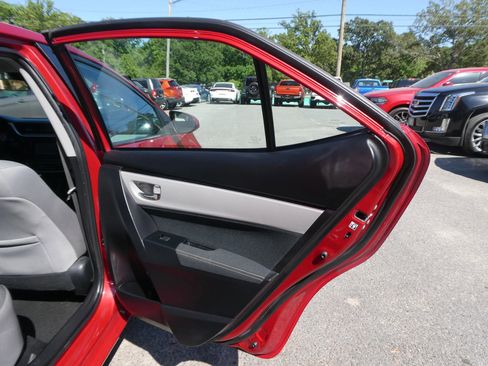 Used 2017 Toyota Corolla LE FWD image 24