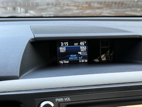 Used 2014 Toyota Sienna Limited image 19