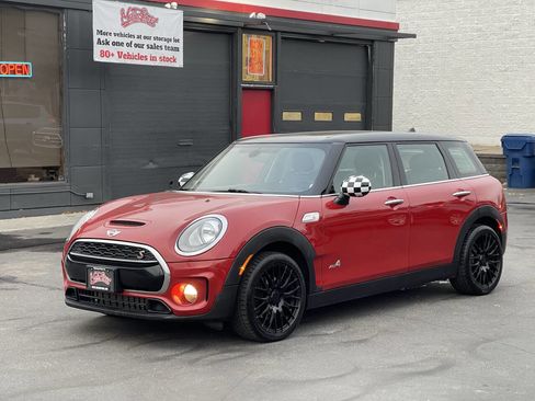 Used 2017 MINI Cooper Clubman S image 1