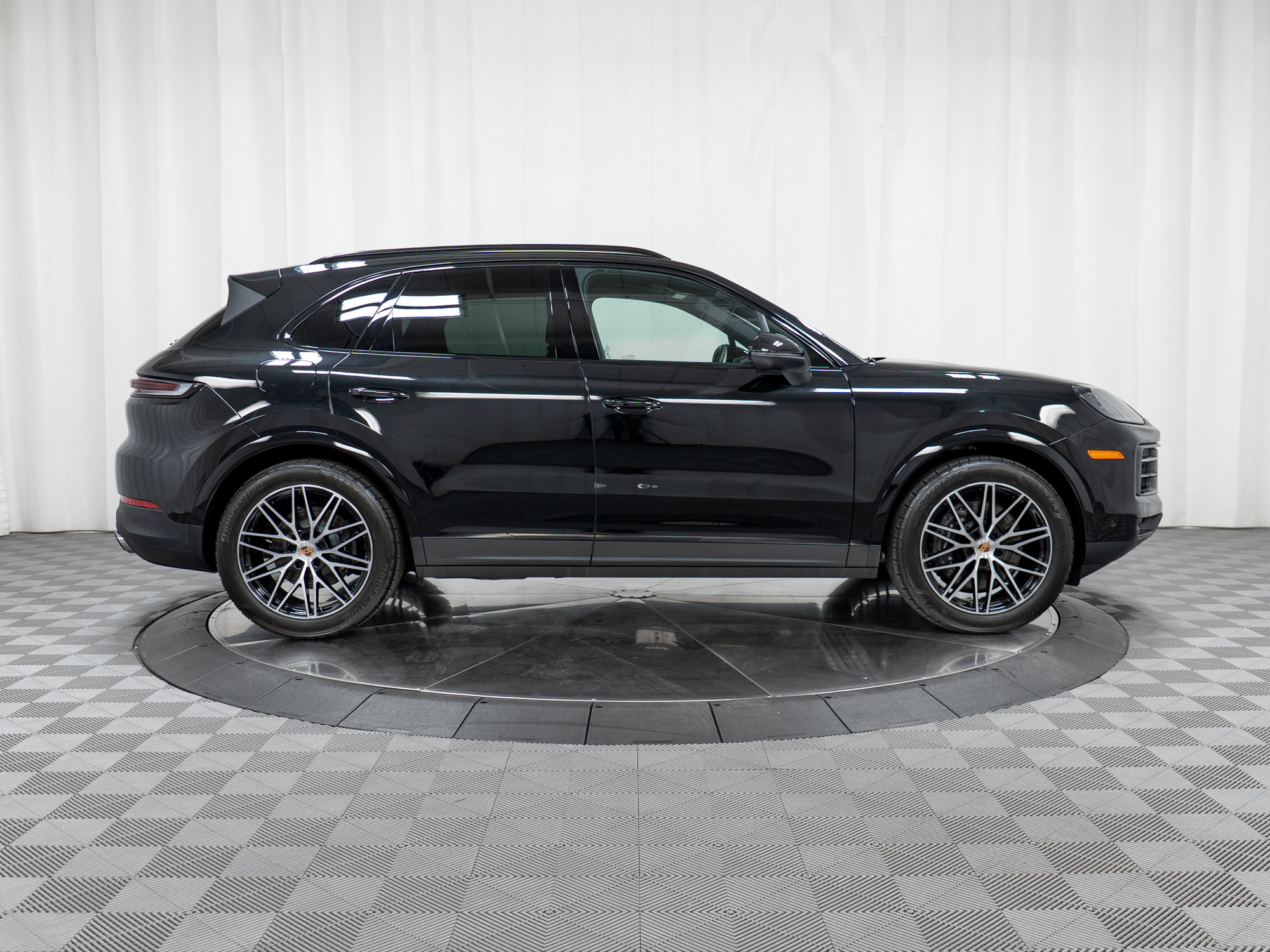 Certified 2026 Porsche Cayenne w/ Premium Package Plus AWD/4WD image 8