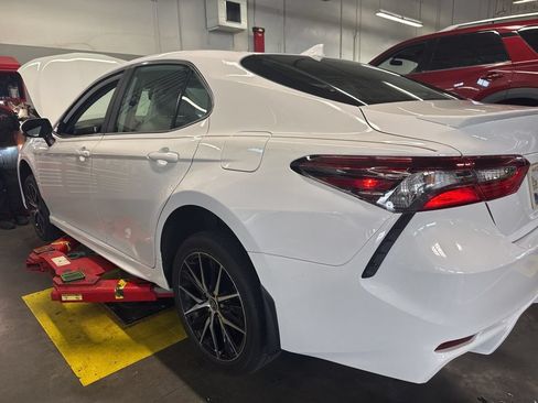 Used 2023 Toyota Camry SE w/ Convenience Package FWD image 7