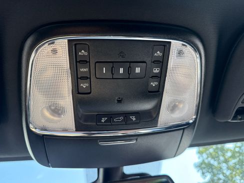 Used 2014 Jeep Grand Cherokee Overland w/ Advanced Technology Group AWD/4WD image 25