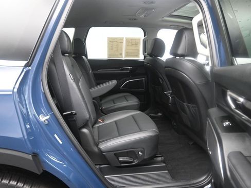 Used 2025 Kia Telluride S AWD/4WD image 29