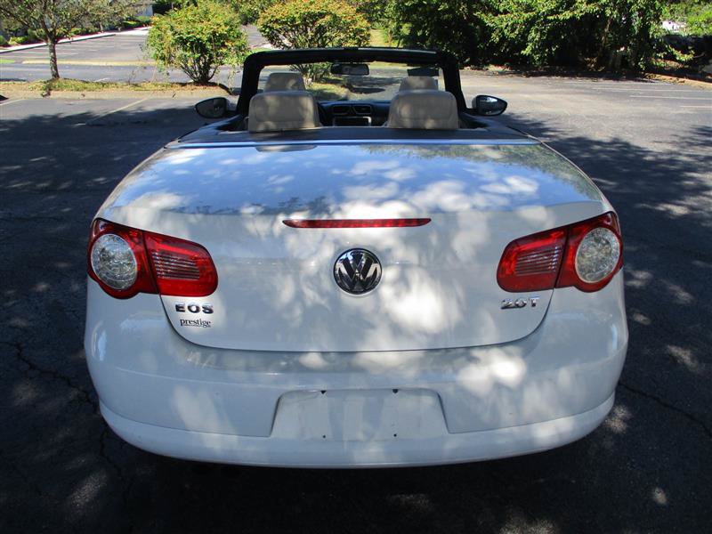 Used 2010 Volkswagen Eos Komfort FWD image 6