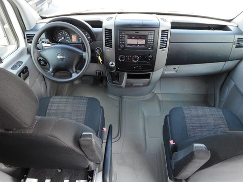 Used 2014 Freightliner Sprinter 2500 RWD image 24