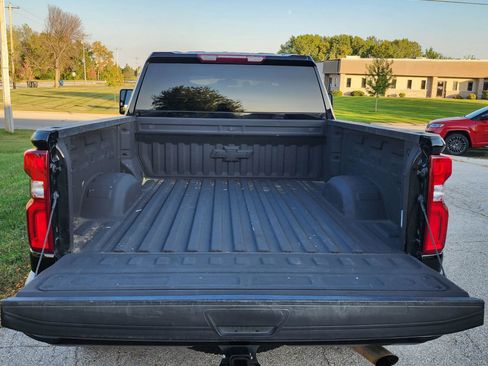 Used 2020 Chevrolet Silverado 2500 Custom w/ Custom Value Package image 12