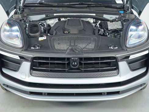 Used 2023 Porsche Macan image 8