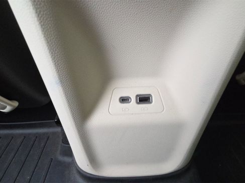 Used 2021 Buick Envision Essence image 34