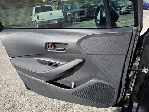 Used 2022 Toyota Corolla LE w/ Carpet Mat Package (TMS) image 24