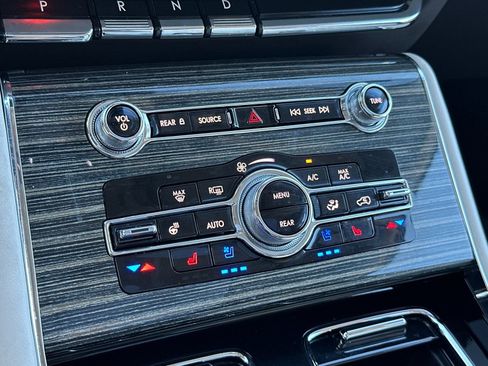 Used 2024 Lincoln Aviator Black Label image 25