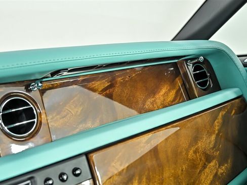 Used 2013 Rolls-Royce Phantom Drophead Coupe RWD image 31