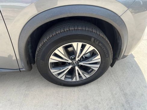 Used 2023 Nissan Rogue SV FWD image 16