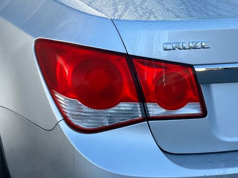 Used 2016 Chevrolet Cruze LS image 15