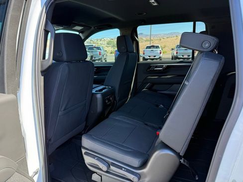 New 2026 Chevrolet Suburban LS image 20