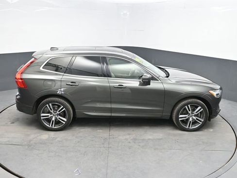 Used 2019 Volvo XC60 T6 Momentum w/ Multimedia Package AWD/4WD image 32