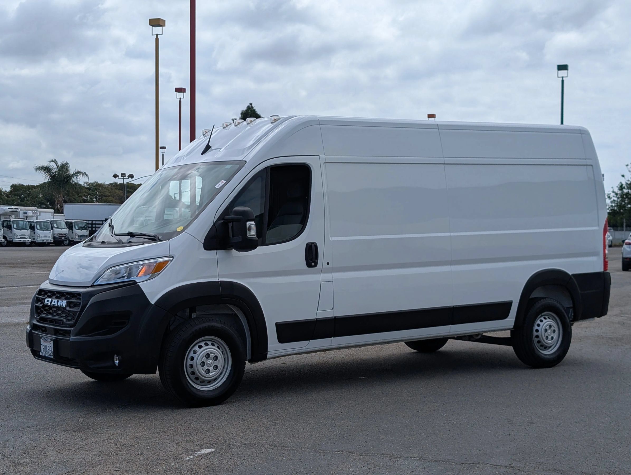 Used 2026 RAM ProMaster 2500 w/ Convenience Group FWD image 3