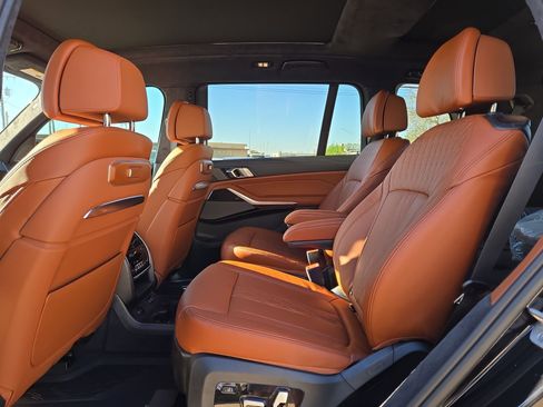 New 2026 BMW X7 M60i image 13