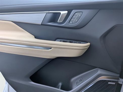 New 2026 Buick Enclave Preferred w/ Power Package image 9