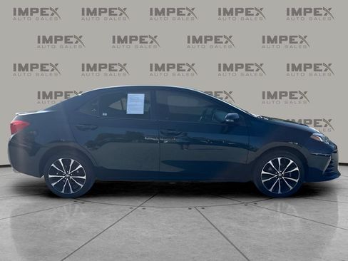Used 2017 Toyota Corolla SE w/ Protection Package FWD image 6