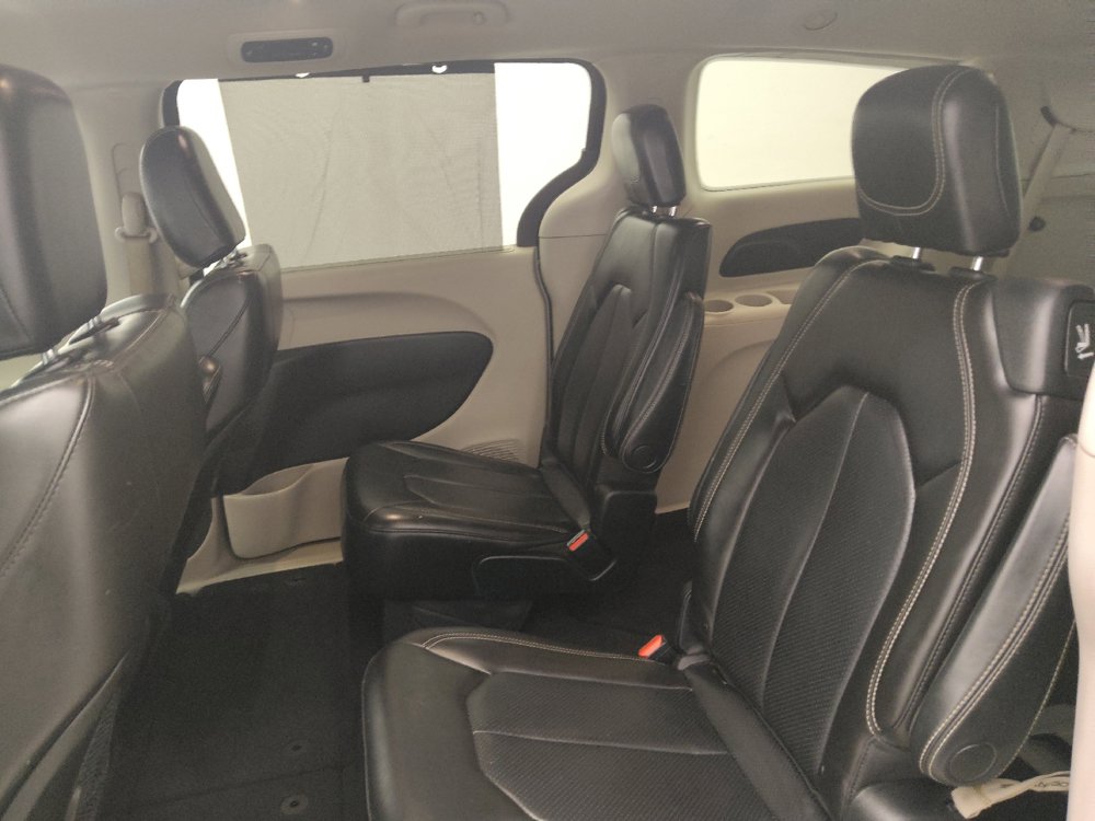 Used 2020 Chrysler Voyager Lxi FWD image 18