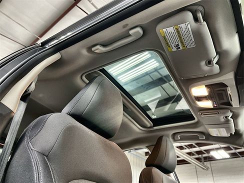 Used 2025 Subaru Crosstrek 2.0i Premium image 27