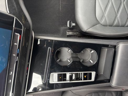 Used 2025 Volkswagen Atlas Cross Sport SE image 41