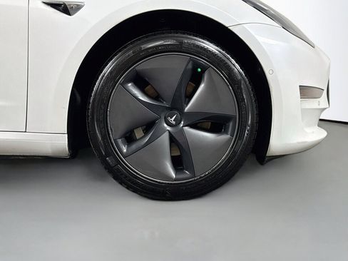 Used 2020 Tesla Model 3 Standard Range Plus RWD image 41